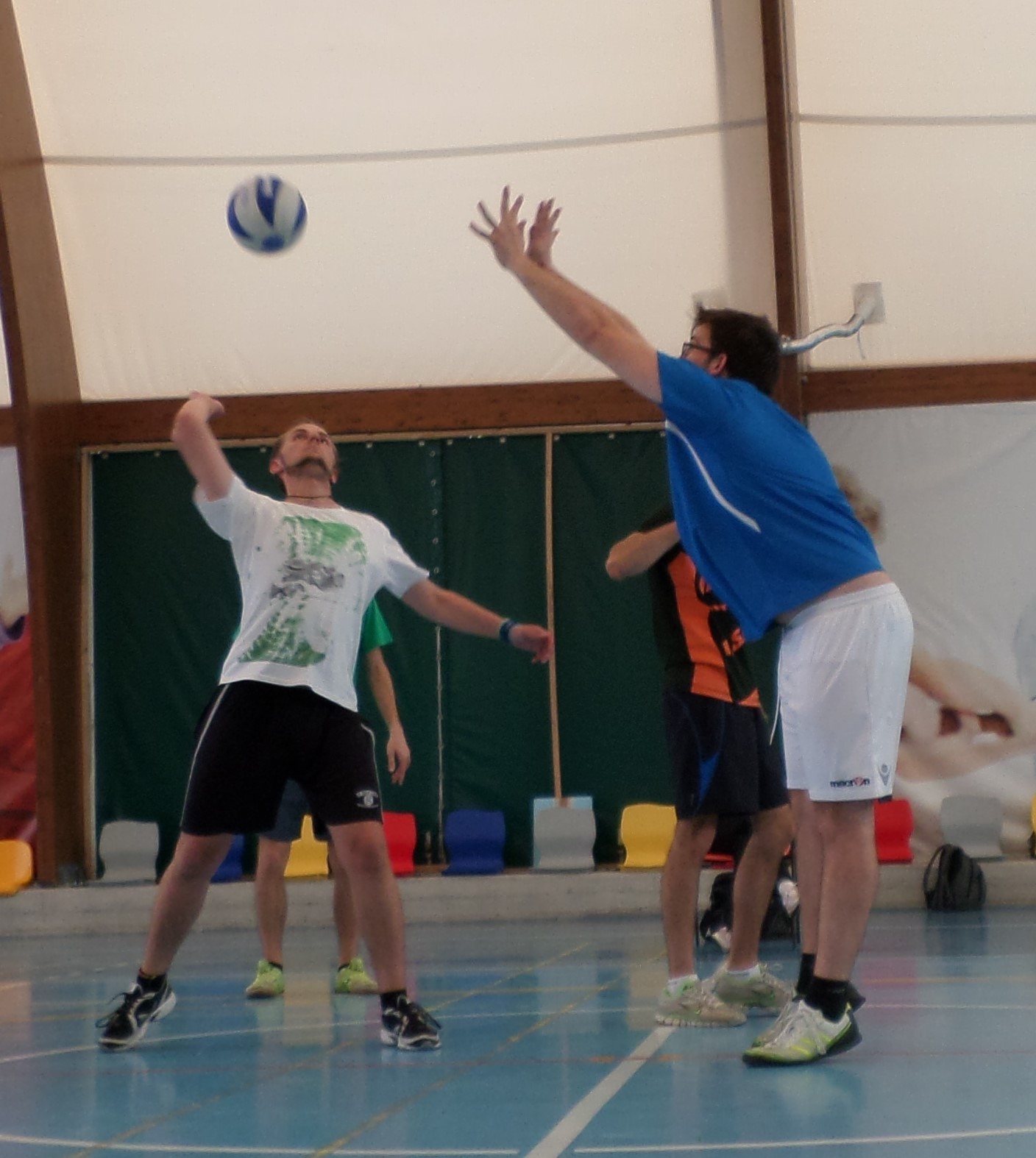 Fig. 4 Muro a mani aperte